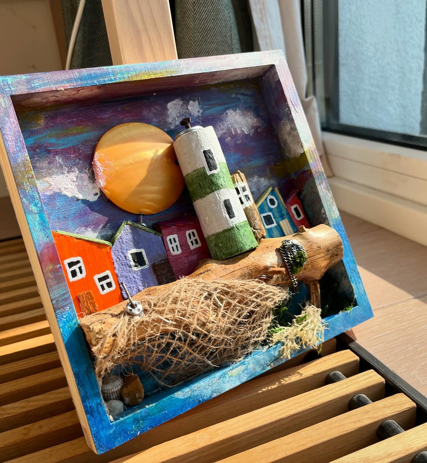 Latarnia nad Tęczowym Brzegiem